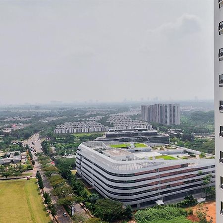 Modern And Comfort Studio Apartment At Sky House Bsd By Travelio Tangerang Exterior foto