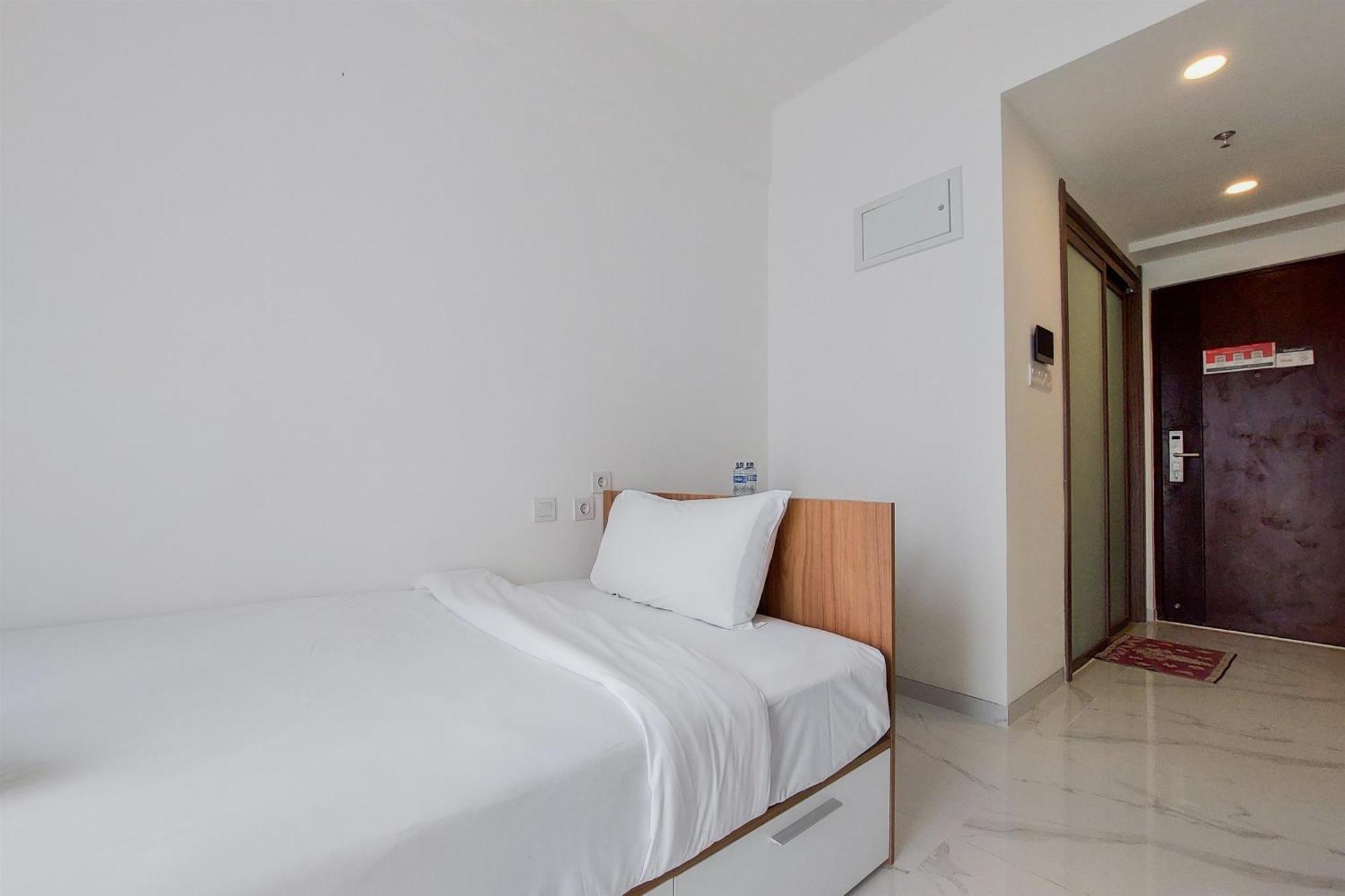 Modern And Comfort Studio Apartment At Sky House Bsd By Travelio Tangerang Exterior foto