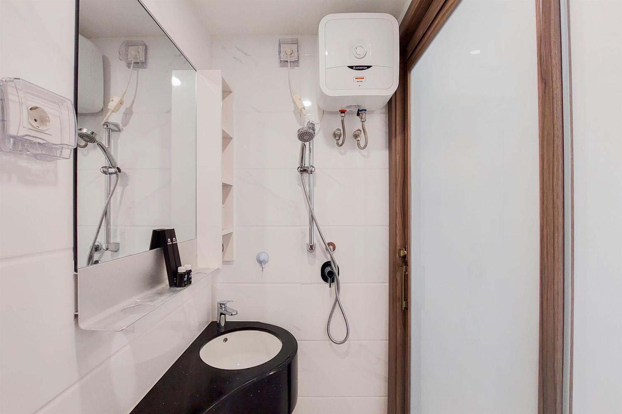 Modern And Comfort Studio Apartment At Sky House Bsd By Travelio Tangerang Exterior foto