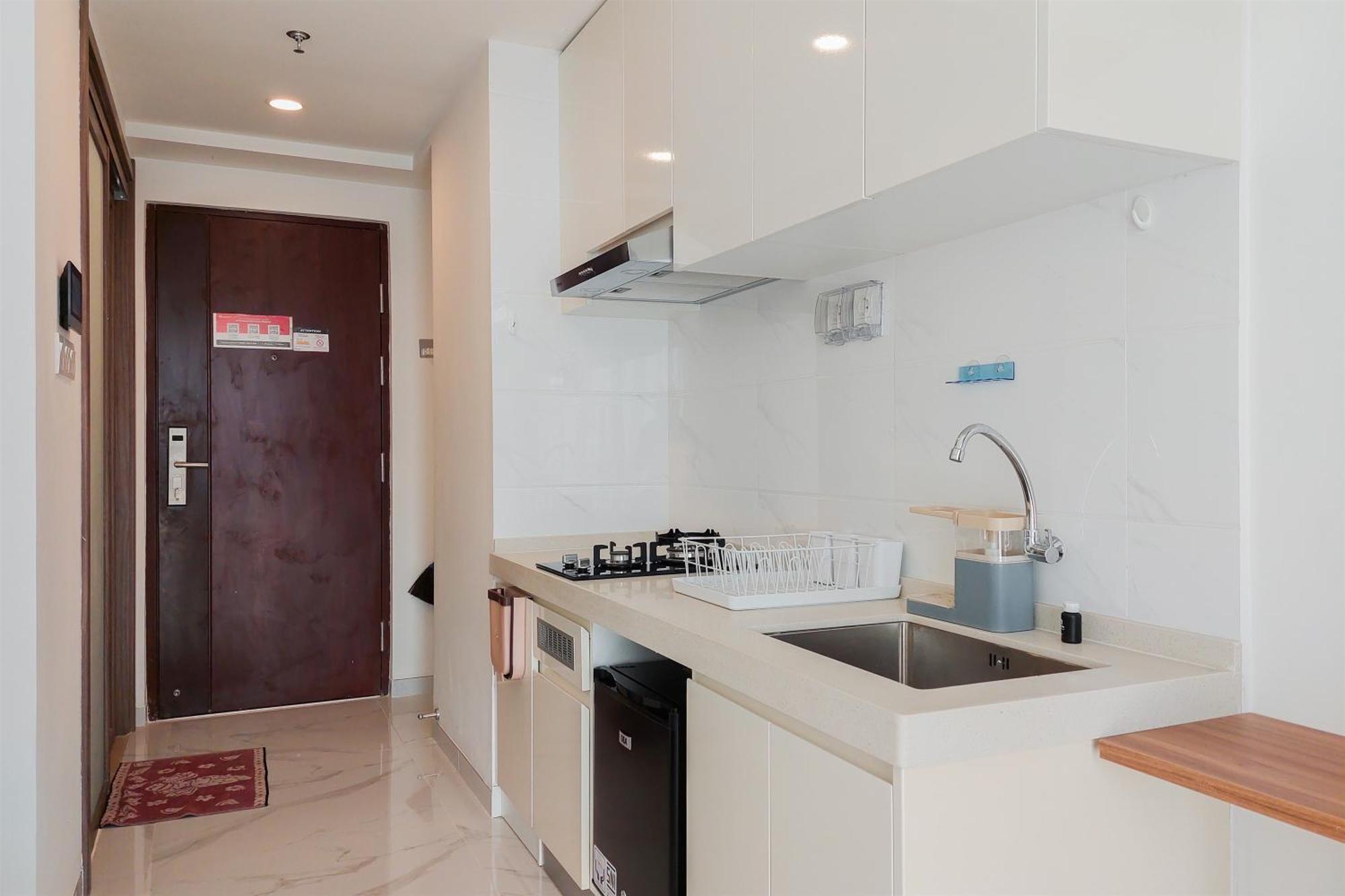 Modern And Comfort Studio Apartment At Sky House Bsd By Travelio Tangerang Exterior foto